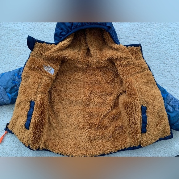 The North Face Size 2T Reversible Chimborazo Blue Bear Brown Fleece Puffer Coat - Picture 10 of 13